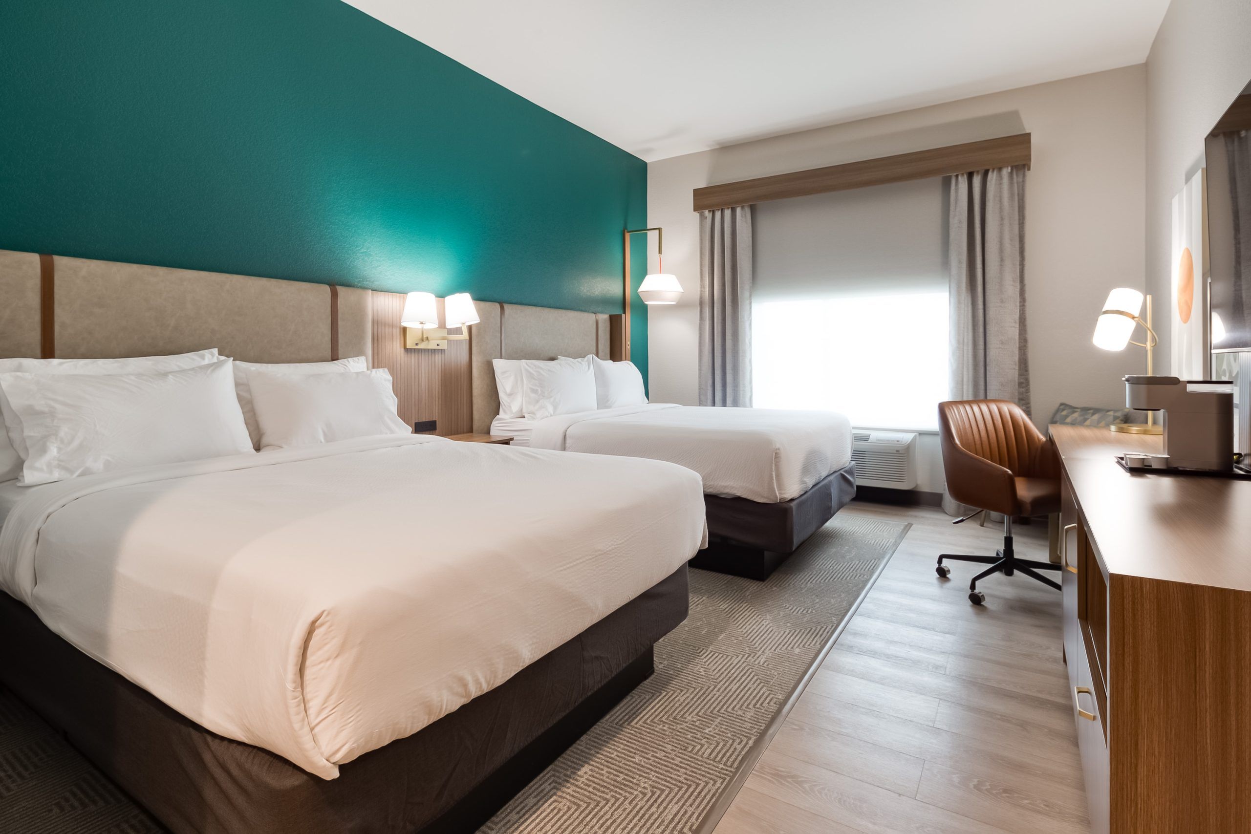 Comfortable rooms at Nashville Airport hotel