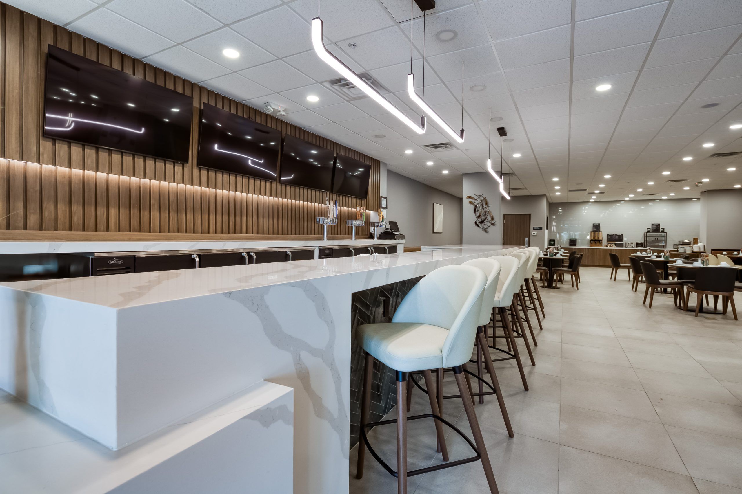Dining at Holiday Inn Nashville Airport