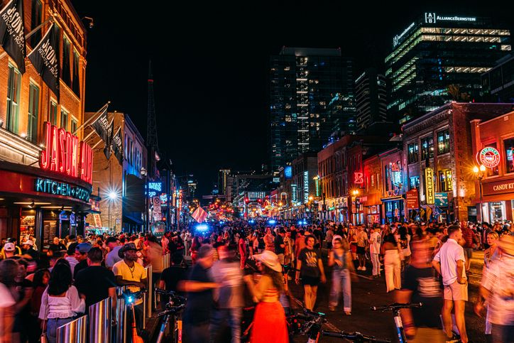 Downtwon Nashville at Nigh with City Lights: Perfect Place for Summer and Spring Fun