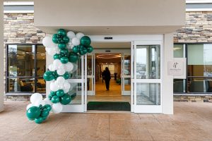 n doors welcoming guests into Holiday Inn Nashville Airport lobby
