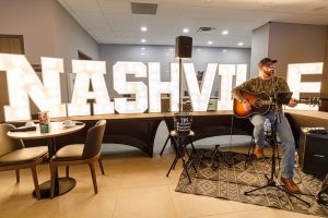 5 Reasons to Stay Near the Nashville Airport Instead of Downtown