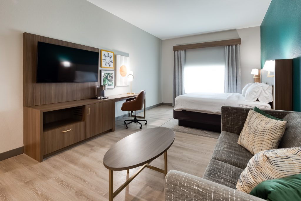cozy and convenient room with free 24-hour airport shuttle - Holiday Inn Nashville Airport